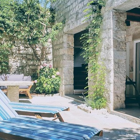 Rector'S Villa - Charming Retreat In Old Town With Jacuzzi In Private Courtyard Rab Town Exteriér fotografie