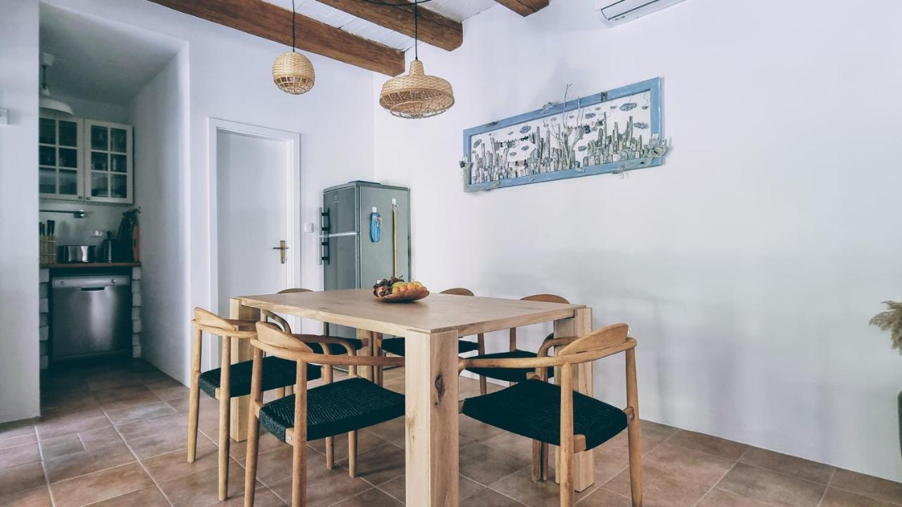 Rector'S Villa - Charming Retreat In Old Town With Jacuzzi In Private Courtyard Rab Town Exteriér fotografie