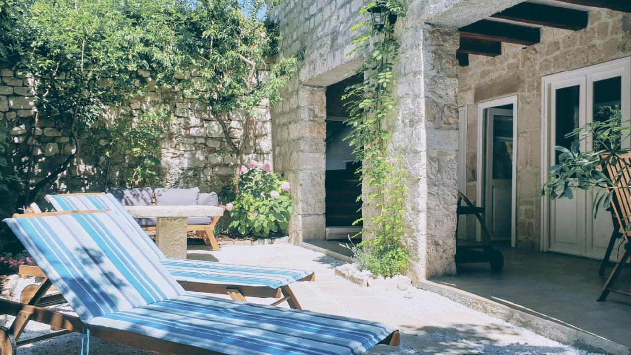 Rector'S Villa - Charming Retreat In Old Town With Jacuzzi In Private Courtyard Rab Town Exteriér fotografie