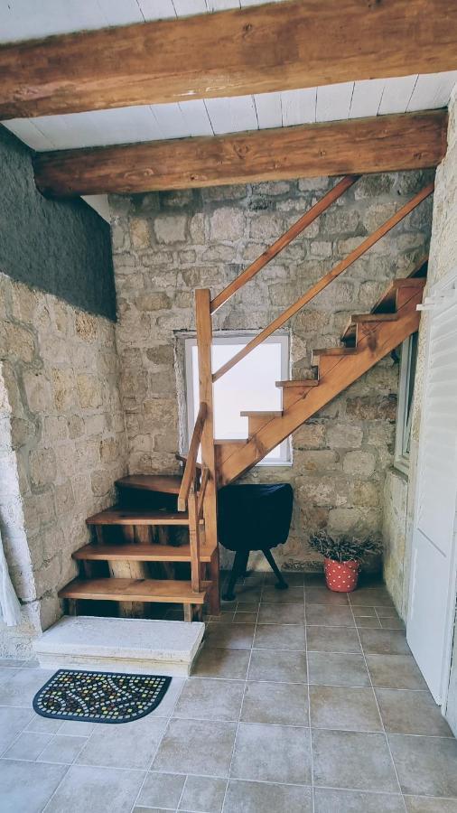 Rector'S Villa - Charming Retreat In Old Town With Jacuzzi In Private Courtyard Rab Town Exteriér fotografie