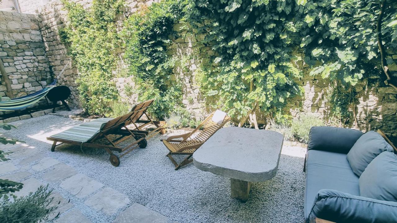 Rector'S Villa - Charming Retreat In Old Town With Jacuzzi In Private Courtyard Rab Town Exteriér fotografie
